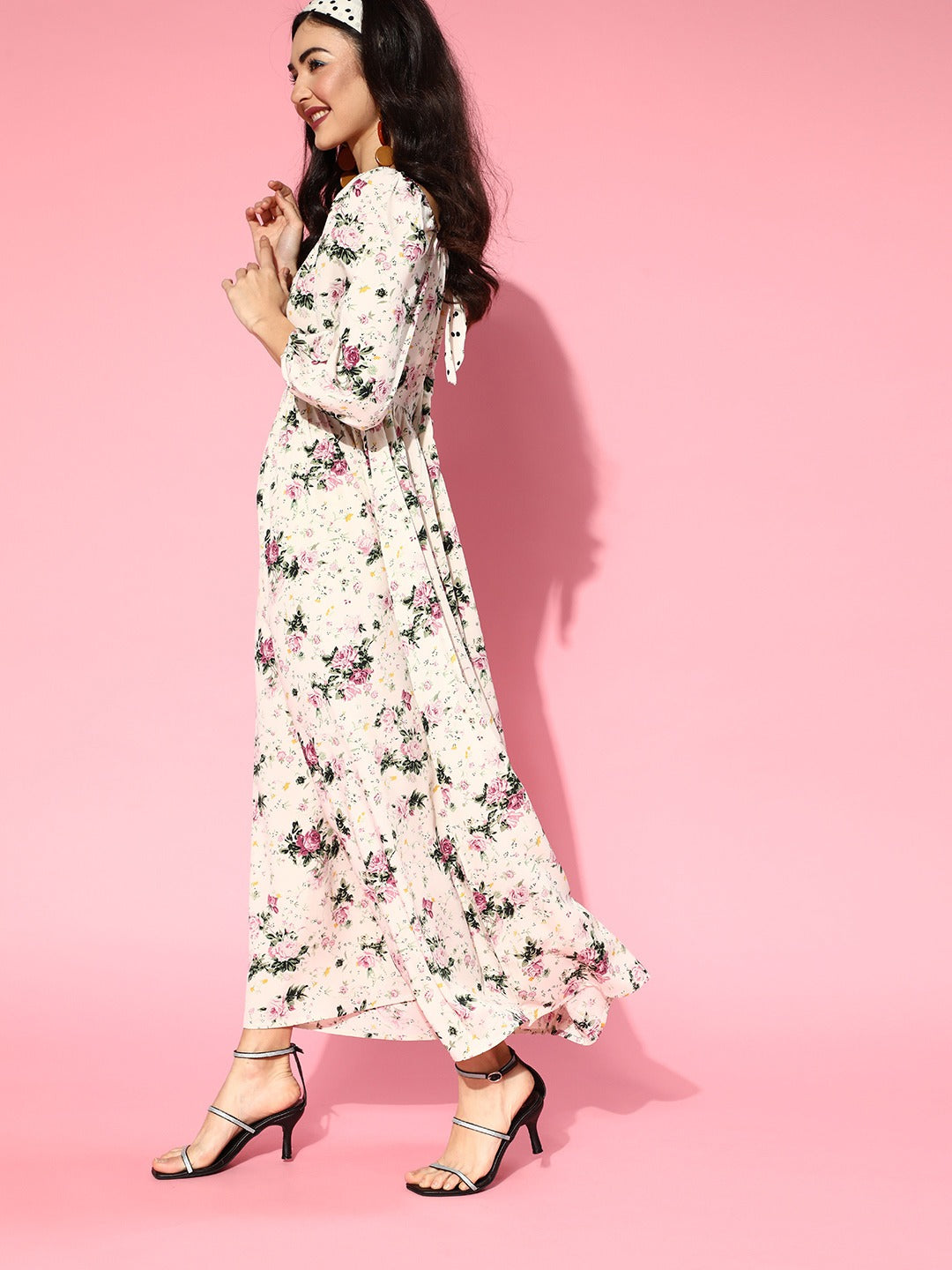 Berrylush Women Beige & Pink Floral Printed Sweetheart Neck Three-Quar