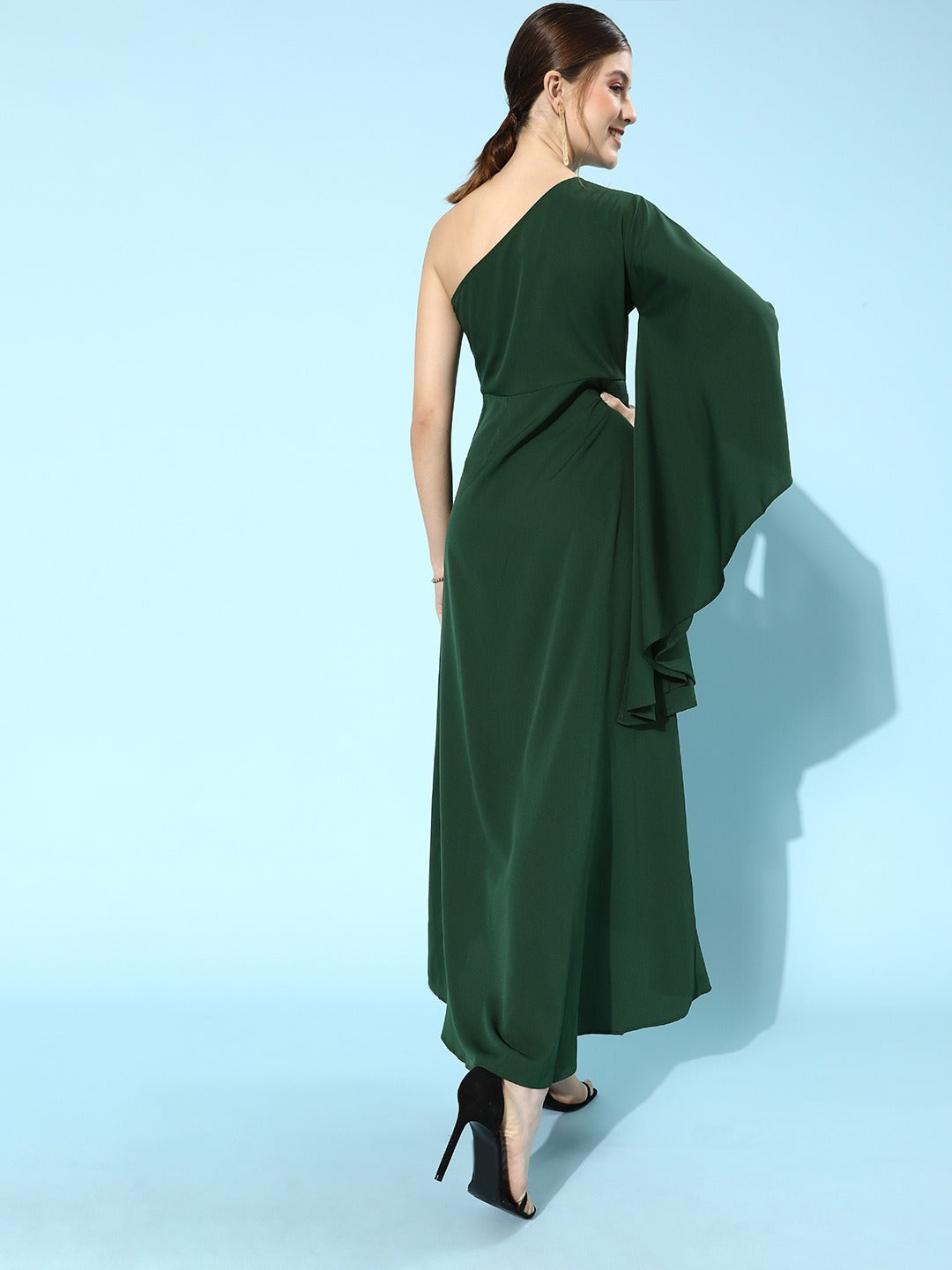 Berrylush Women Solid Green One Shoulder Crepe A-Line Maxi Dress Berrylush Women Solid Green One Shoulder Crepe A-Line Maxi Dress