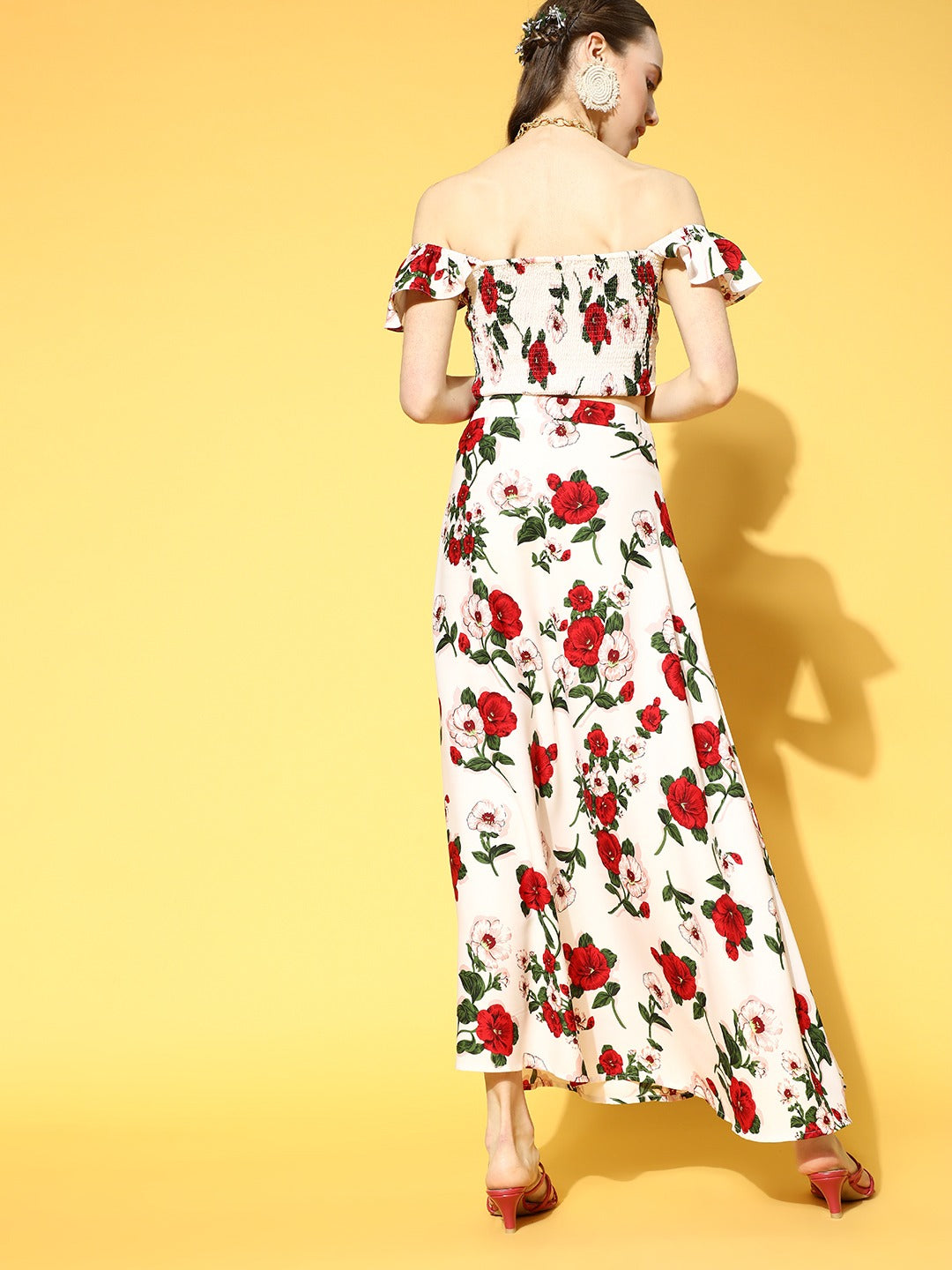 Berrylush Women White Floral Square Neck Smocked Crepe Maxi Dress Berrylush Women White Floral Square Neck Smocked Crepe Maxi Dress