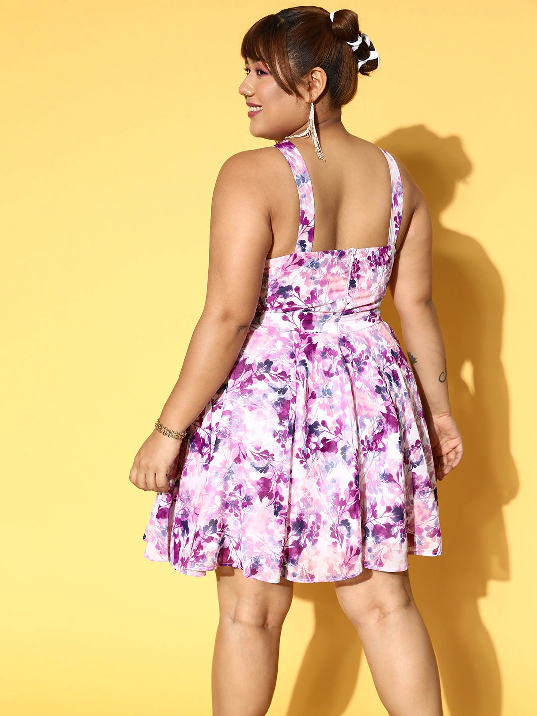 Berrylush Women Plus Size White & Purple Floral Printed V-Neck Sleeveless Georgette Flared Mini Dress