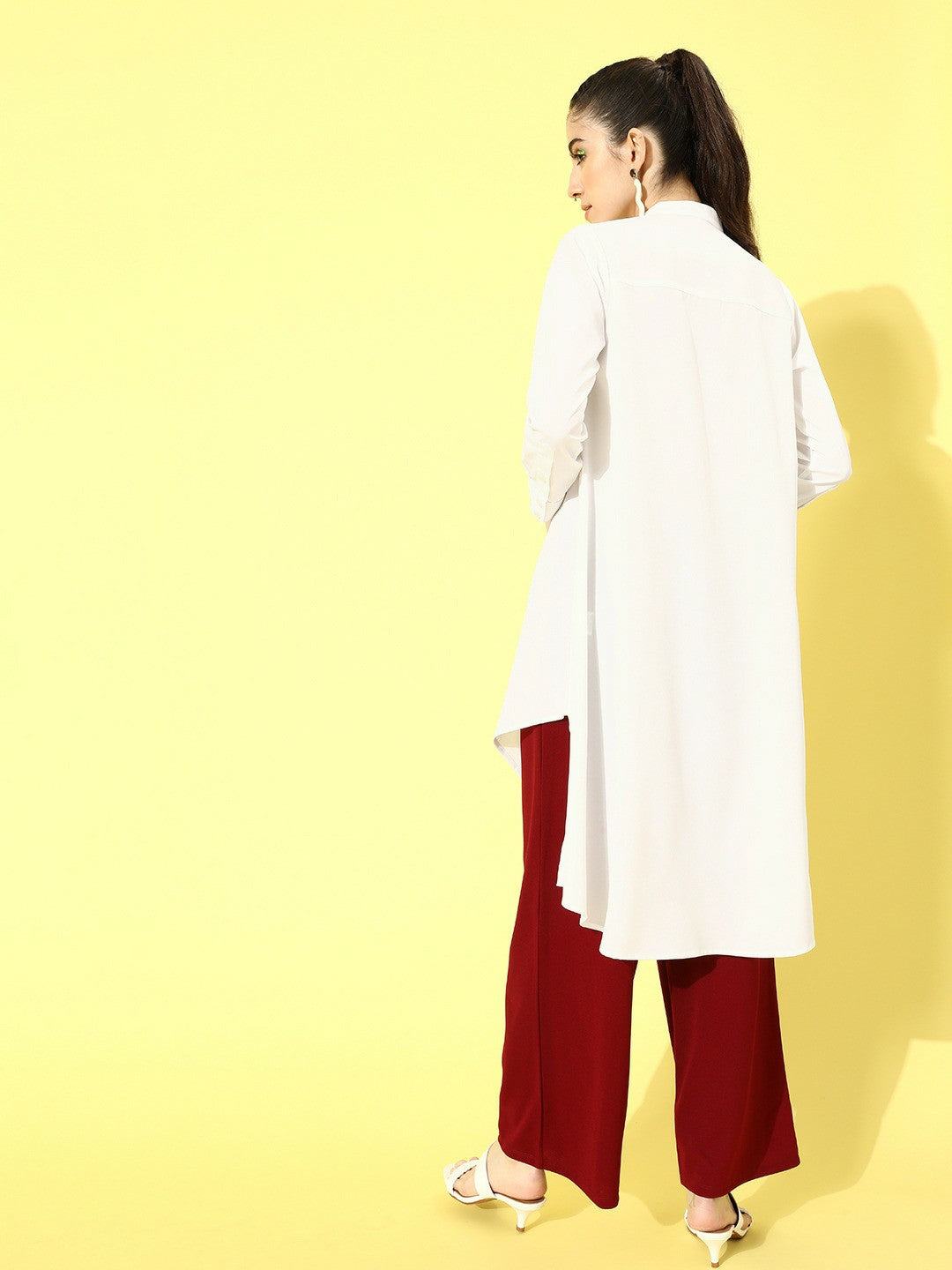 Berrylush Women Solid White Mandarin Collar High-Low Longline Top