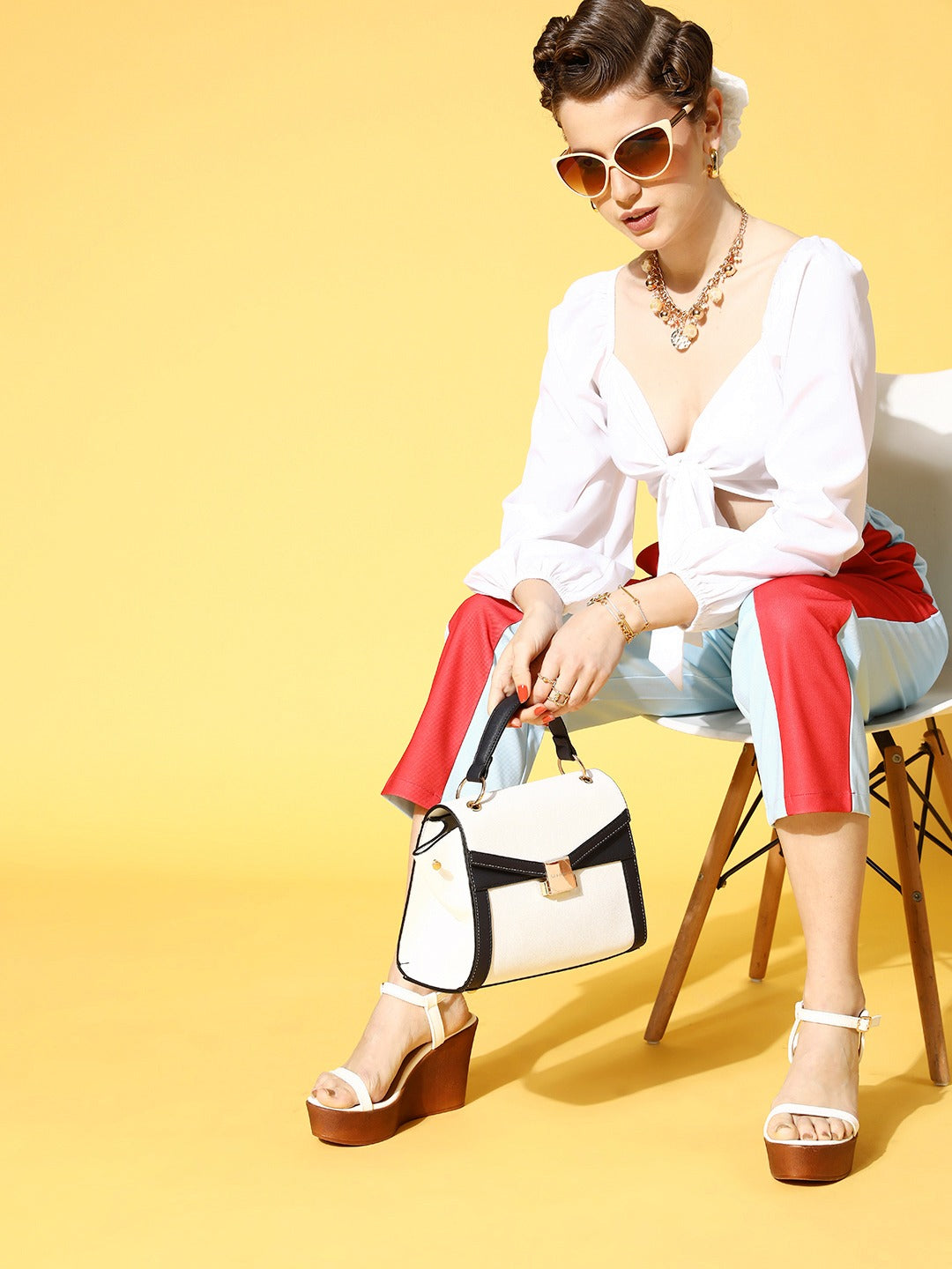 Berrylush Women Solid White Sweetheart Neck Front Tie-Up Crepe Cropped Top