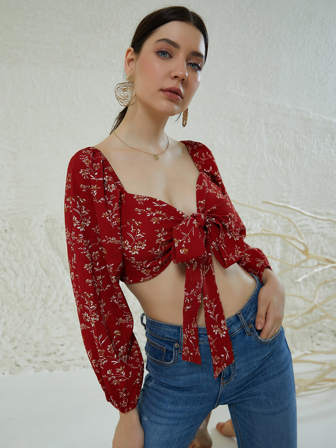 Berrylush Women Red & White Floral Printed Sweetheart Neck Front Tie-Up Crepe Cropped Top