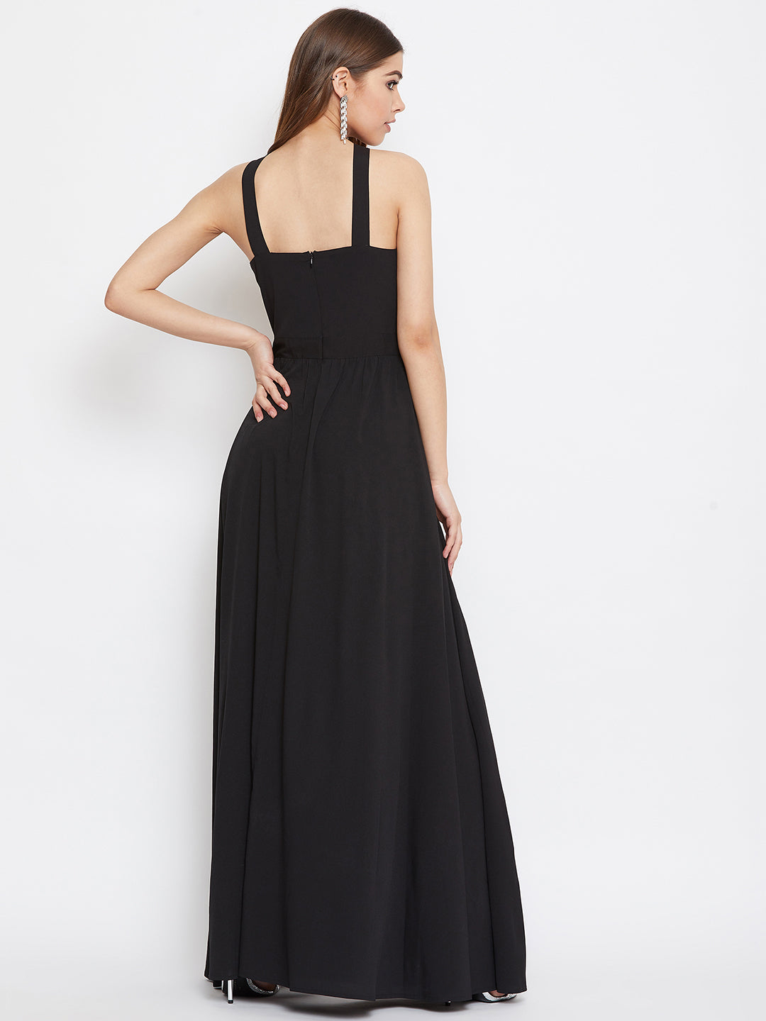 Berrylush Women Solid Black Halter Neck Flared Maxi Dress