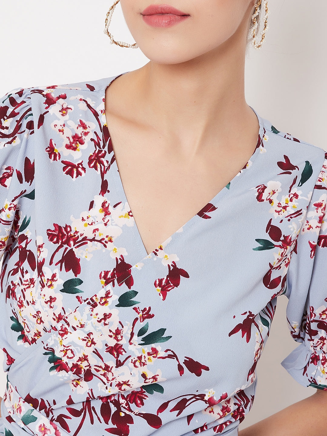 Berrylush Women Blue Floral Printed V-Neck Wrap Top