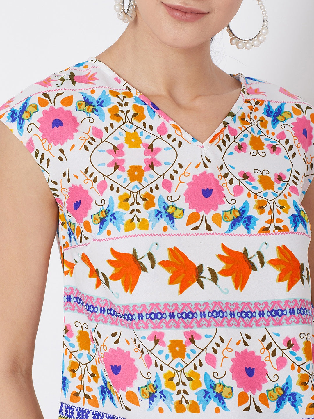 Berrylush Women White & Multicolour Floral Printed V-Neck Cap Sleeve Regular Top