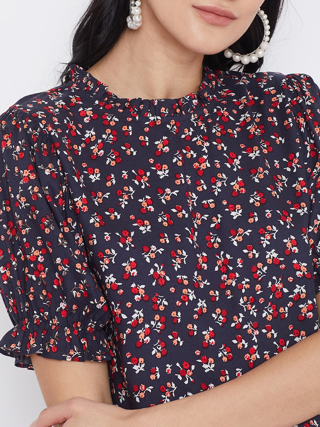 Berrylush Women Navy Blue Floral Printed Round Neck Top