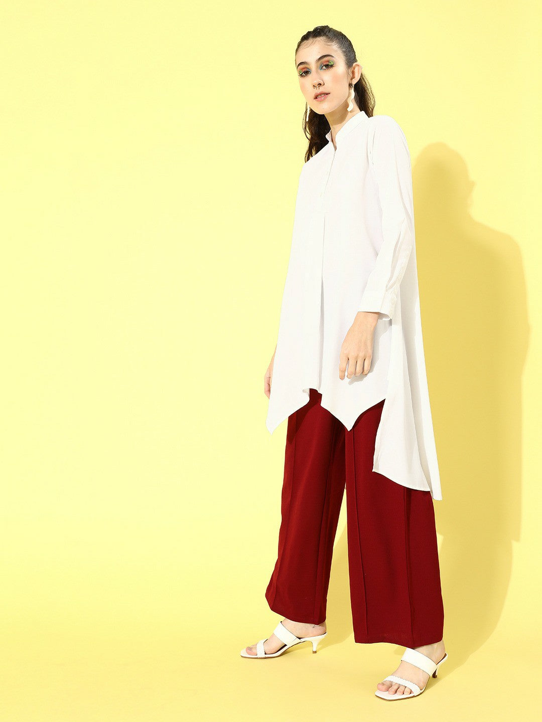 Berrylush Women Solid White Mandarin Collar High-Low Longline Top