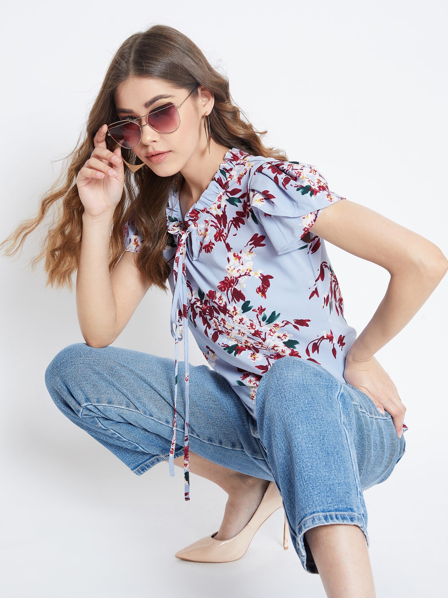 Berrylush Women Blue Floral Printed Tie-Up Neck Top