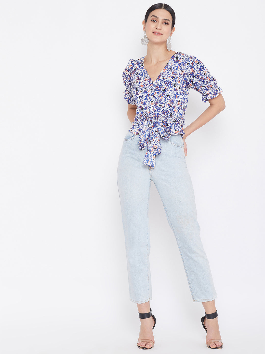 Berrylush Women White Floral Printed Puffed Sleeves Tie Knot Top